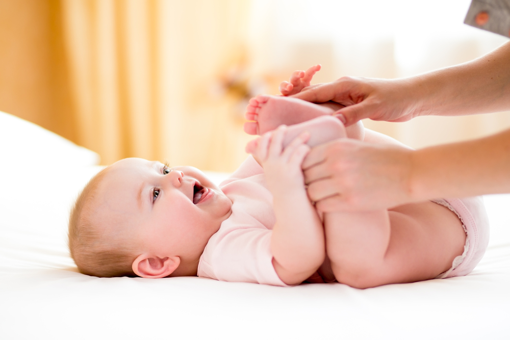massagem no bebê